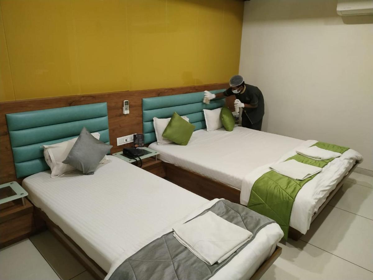 Hotel Satkar Chhatral Eksteriør bilde