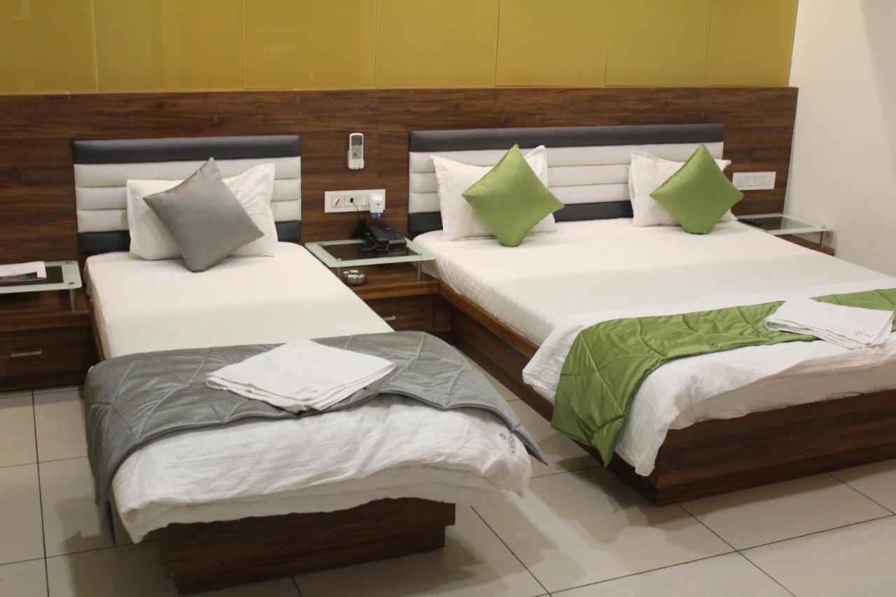Hotel Satkar Chhatral Eksteriør bilde